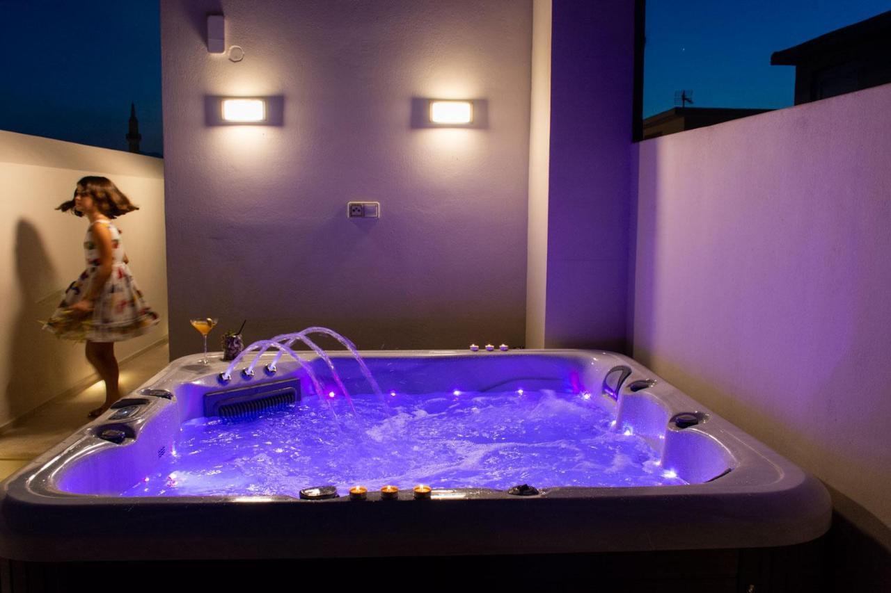 V77 Seafront Suites Rethymno Exteriér fotografie