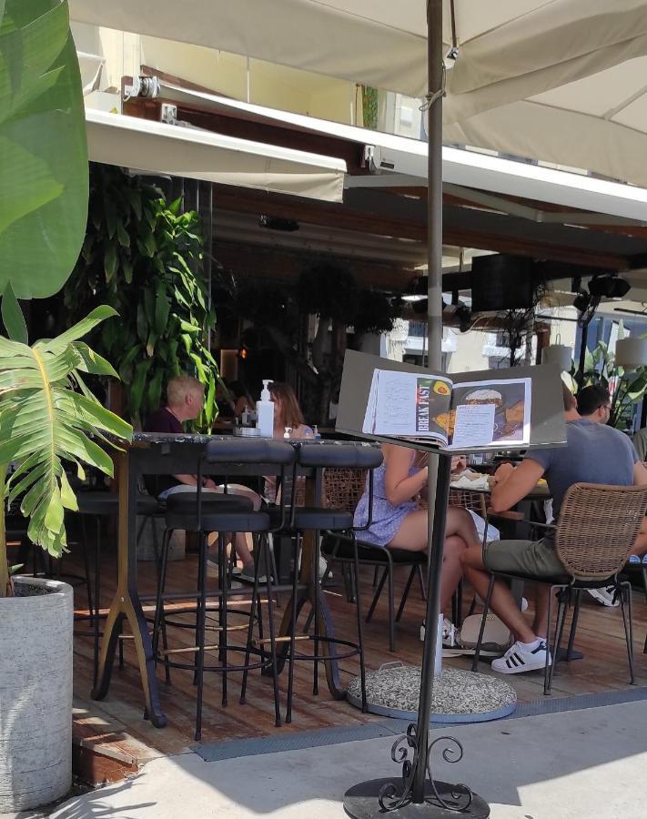 V77 Seafront Suites Rethymno Pokoj fotografie